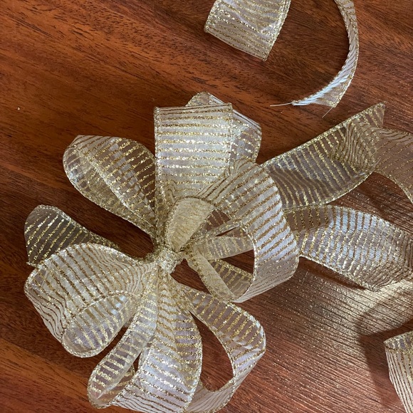 Handmade Ribbon bows set of 6 gold glitter wired ribbon striped 8x6 inch approx - Picture 11 of 13